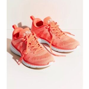 APL (Athletic Propulsion Labs) Women's TechLoom Pro trainer sneaker